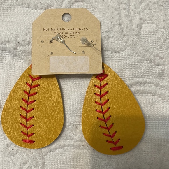 Softball Earrings NWT - Picture 2 of 4